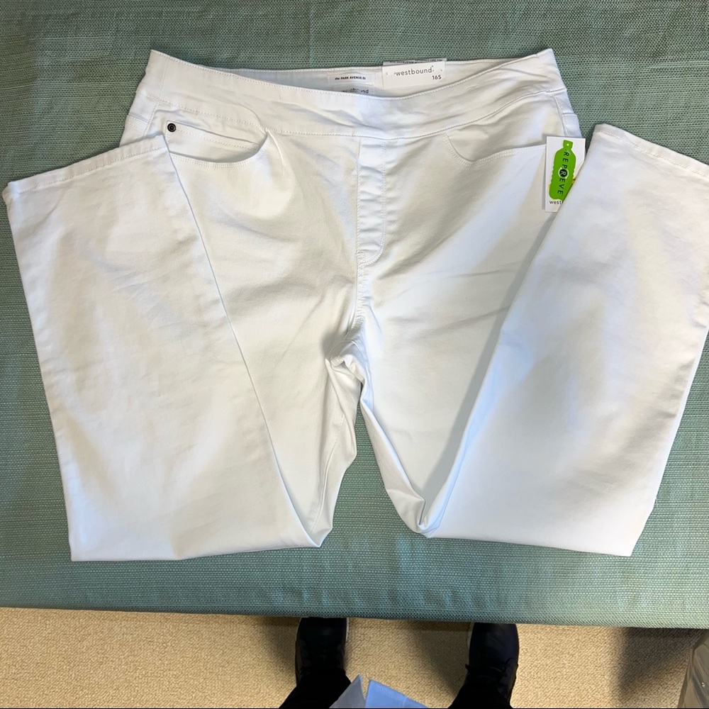 New Westbound white pull-on jeans. Size 16 Short nwt